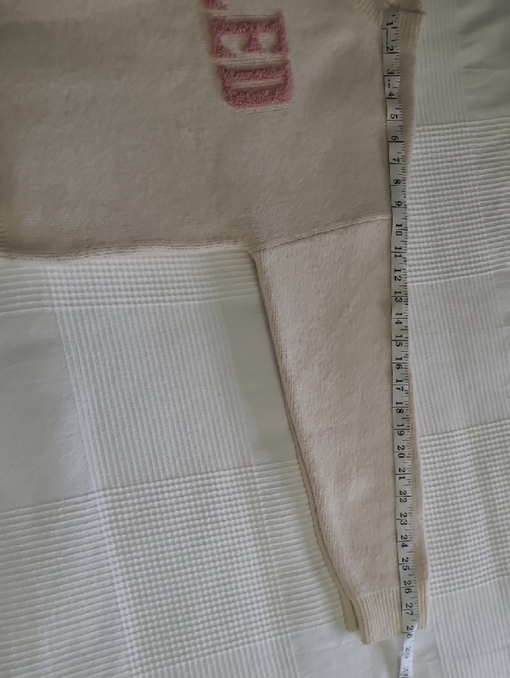 Simons (Twik) - Cream Crewneck Sweater with Pink Graphic - Picture 6 of 7